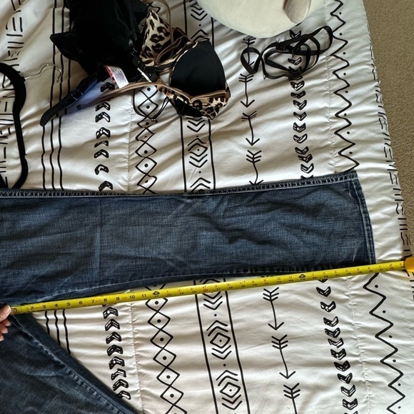 Wrangler Boot Cut Rock 47’s - Picture 5 of 8